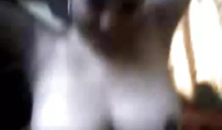 Christina em roupas quentes ver vídeo pornô grátis no celular